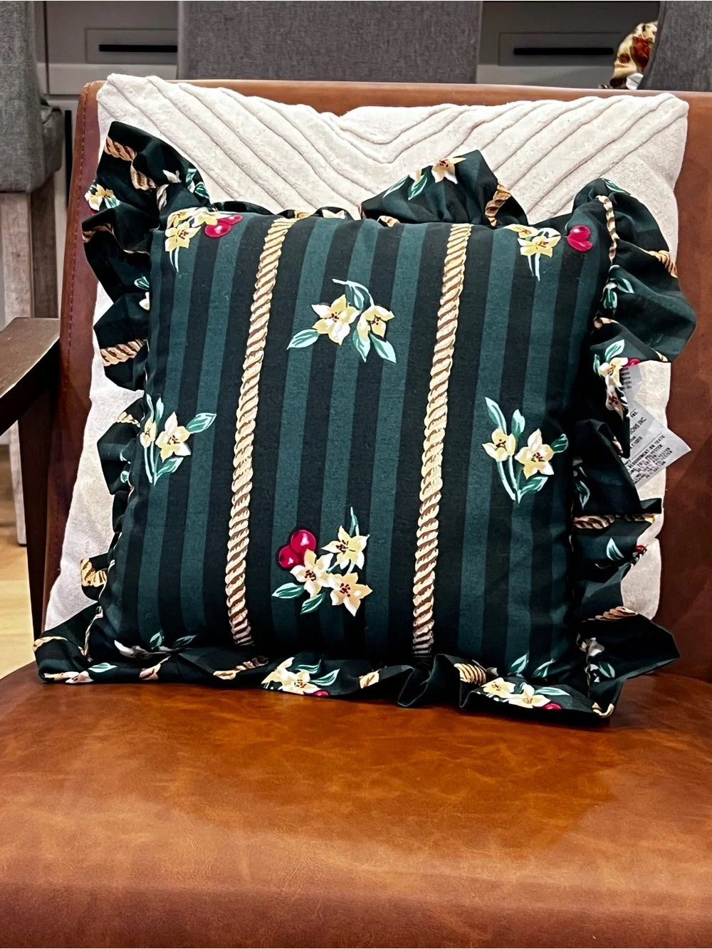 Vintage 11”x11” christmas green ruffle floral pillow NWT